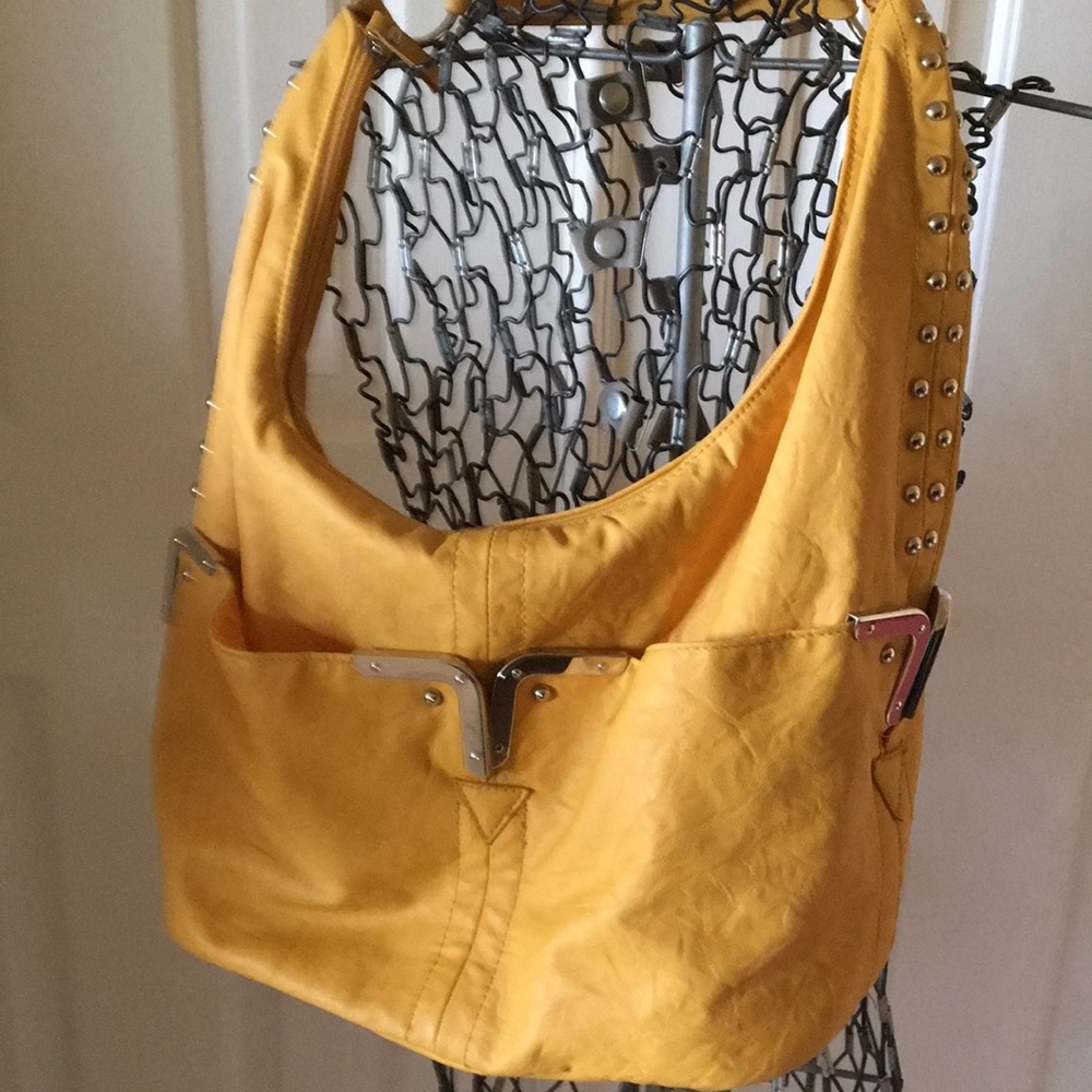 Bueno soft leather shoulder bag